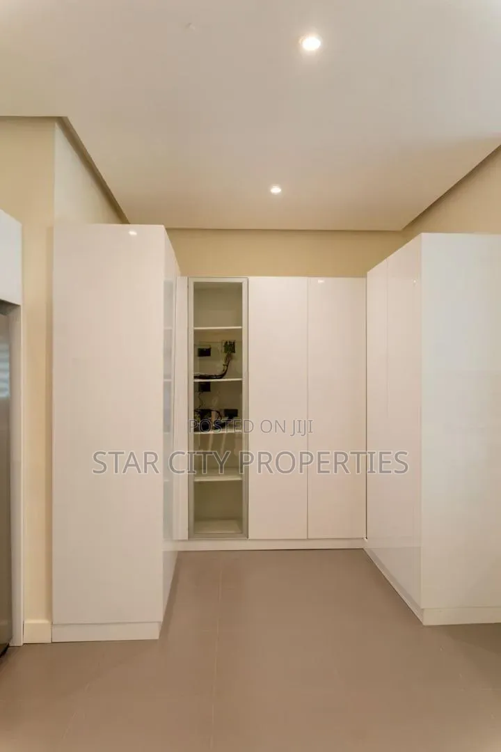 3bdrm Block of Flats in Old Ikoyi for sale