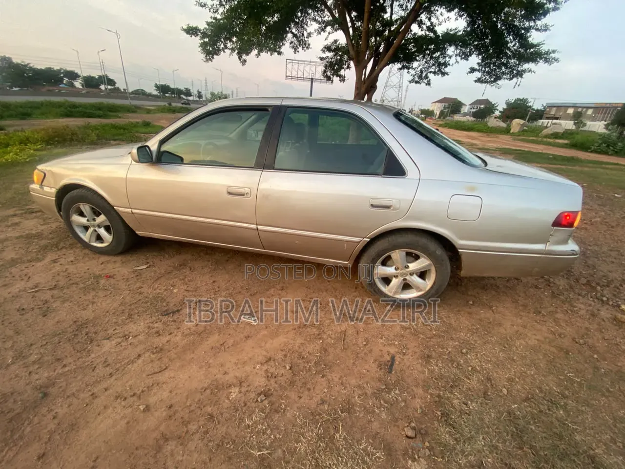 Toyota Camry 2001 Gold