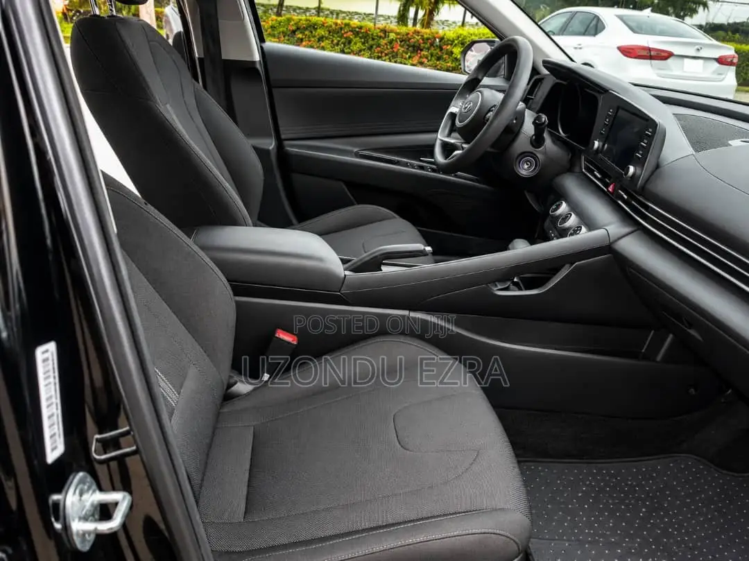 Hyundai Elantra SE 2021 Black