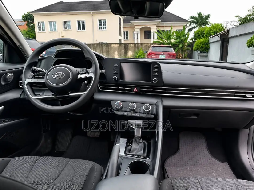 Hyundai Elantra SE 2021 Black