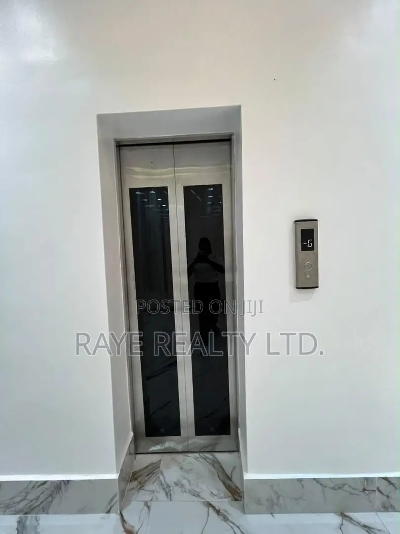 5bdrm Duplex in Lekki for sale