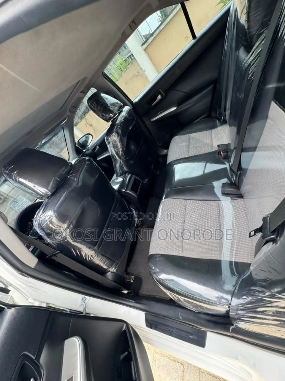 Toyota Camry SE 4dr Sedan (2.5L 4cyl 6A) 2013 White