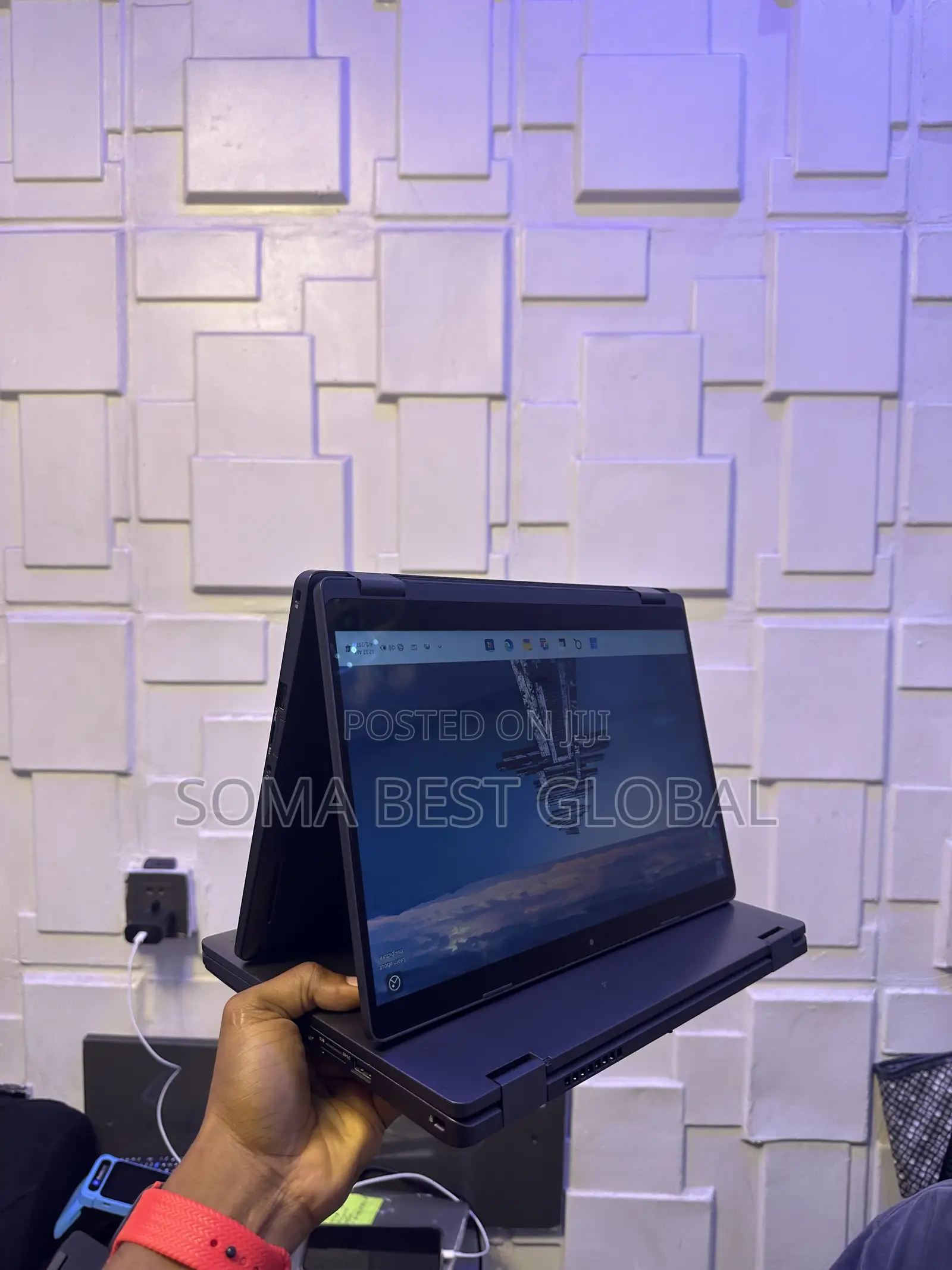 Laptop Dell Latitude 5300 2-in-1 8GB Intel Core i7 SSD 256GB