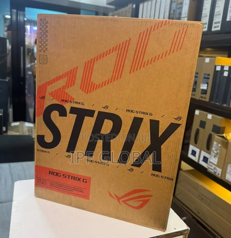 New Laptop Asus ROG Strix G18 32GB AMD Ryzen 9 SSD 1T