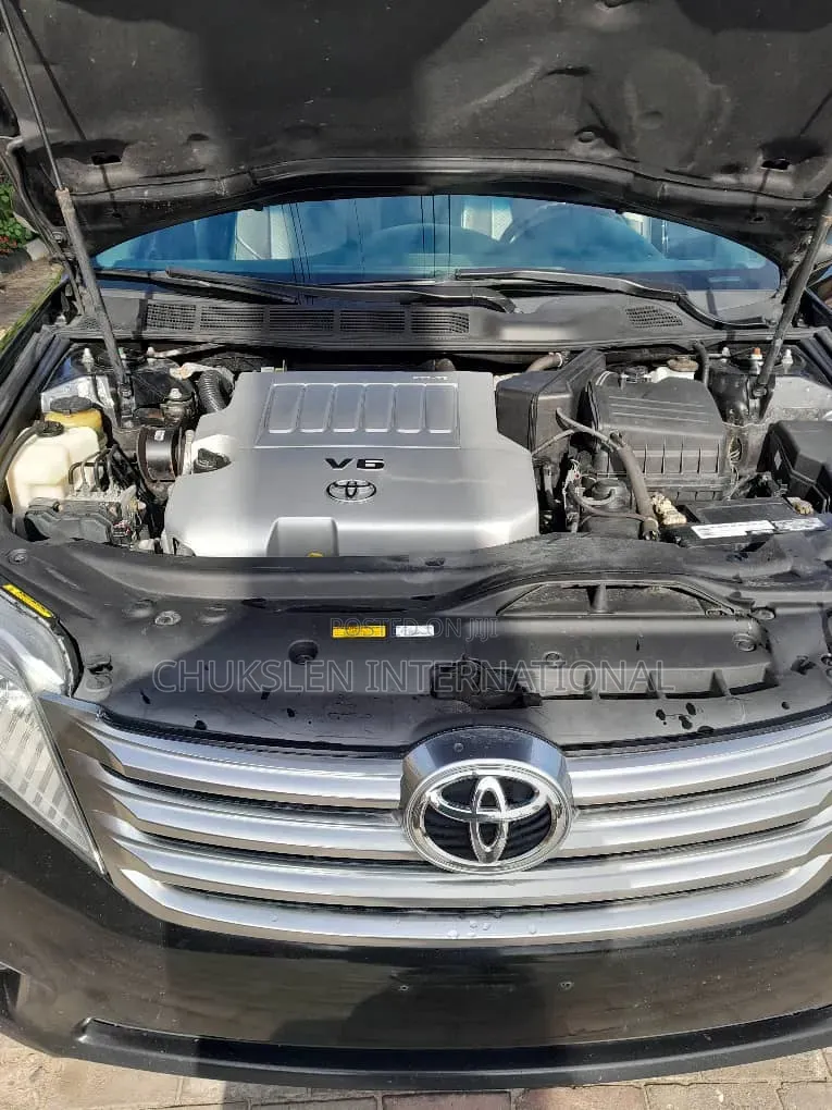 Toyota Avalon Limited Sedan FWD (3.5L 6cyl 6A) 2011 Black