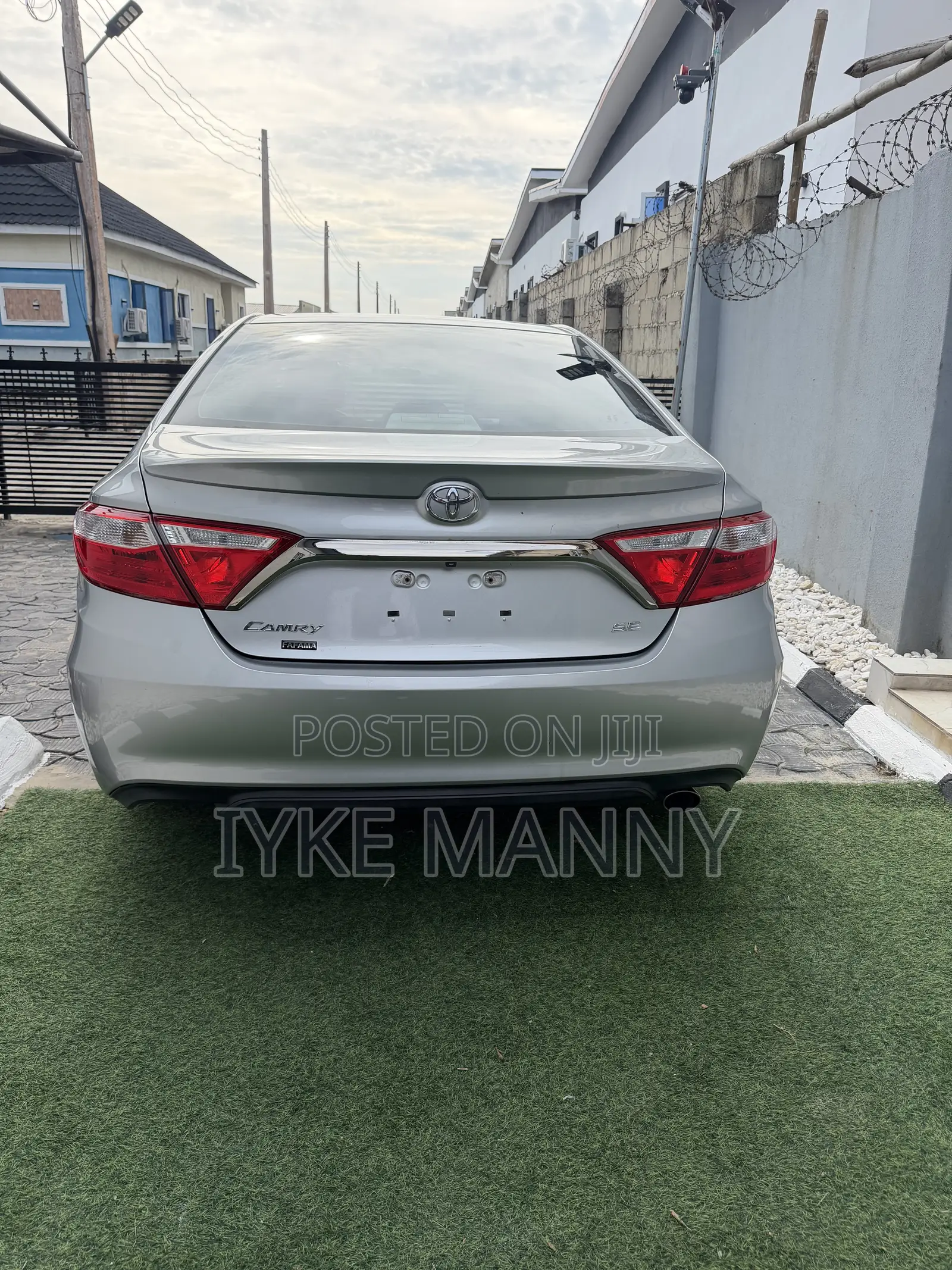 Toyota Camry SE 4dr Sedan (2.5L 4cyl 6A) 2015 Silver