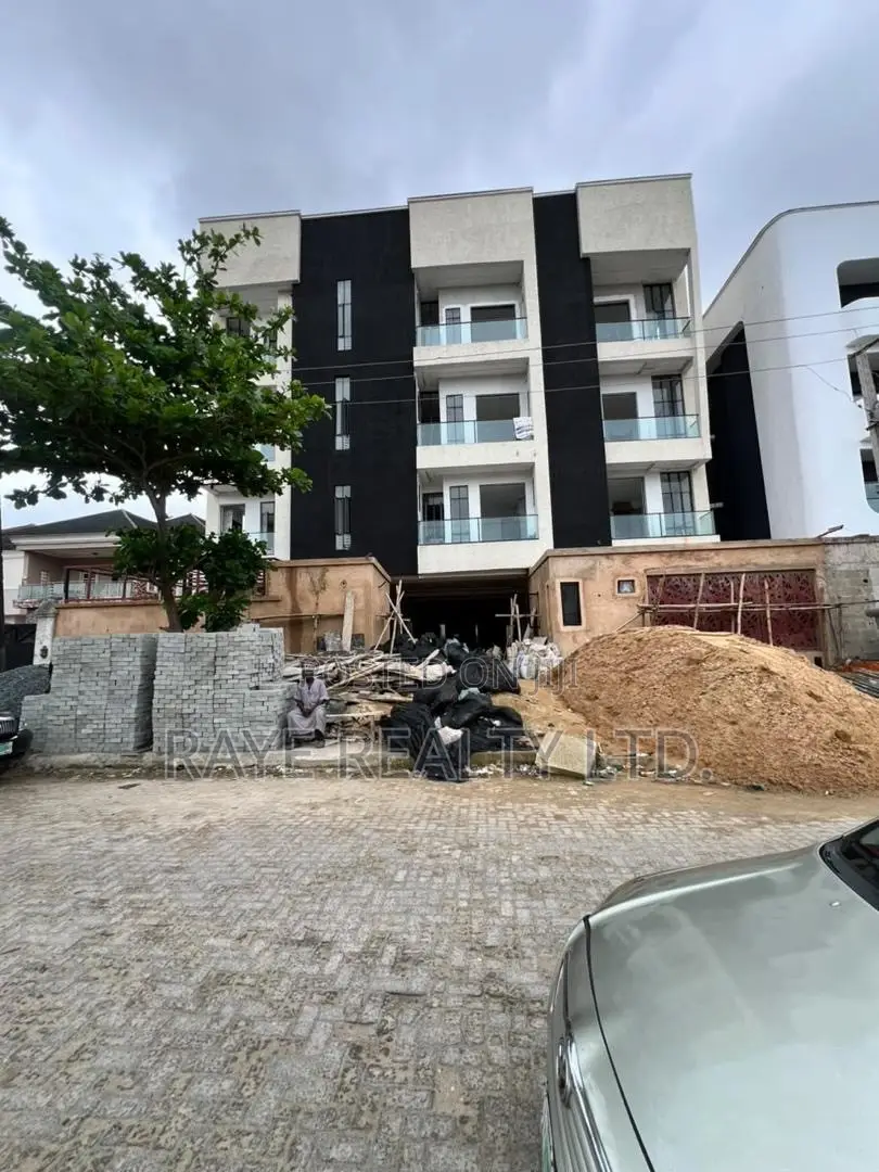 3bdrm Apartment in Lekki for sale