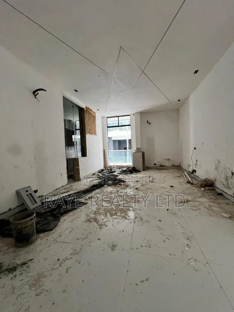 3bdrm Apartment in Lekki for sale