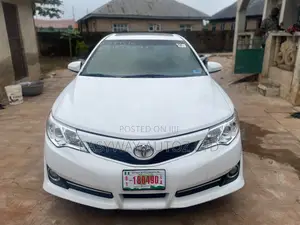 Toyota Camry SE Limited Edition 4dr Sedan (2.5L 4cyl 6A) 2012 White