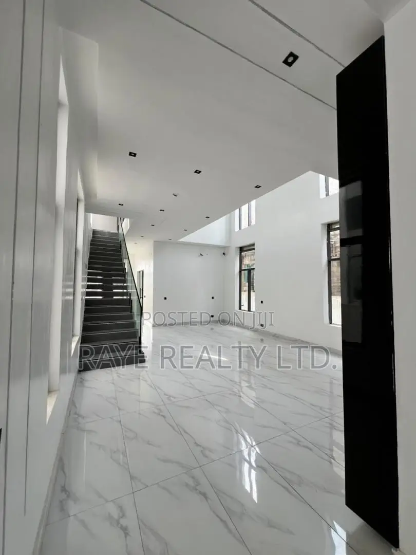 5bdrm Duplex in Ajah for sale