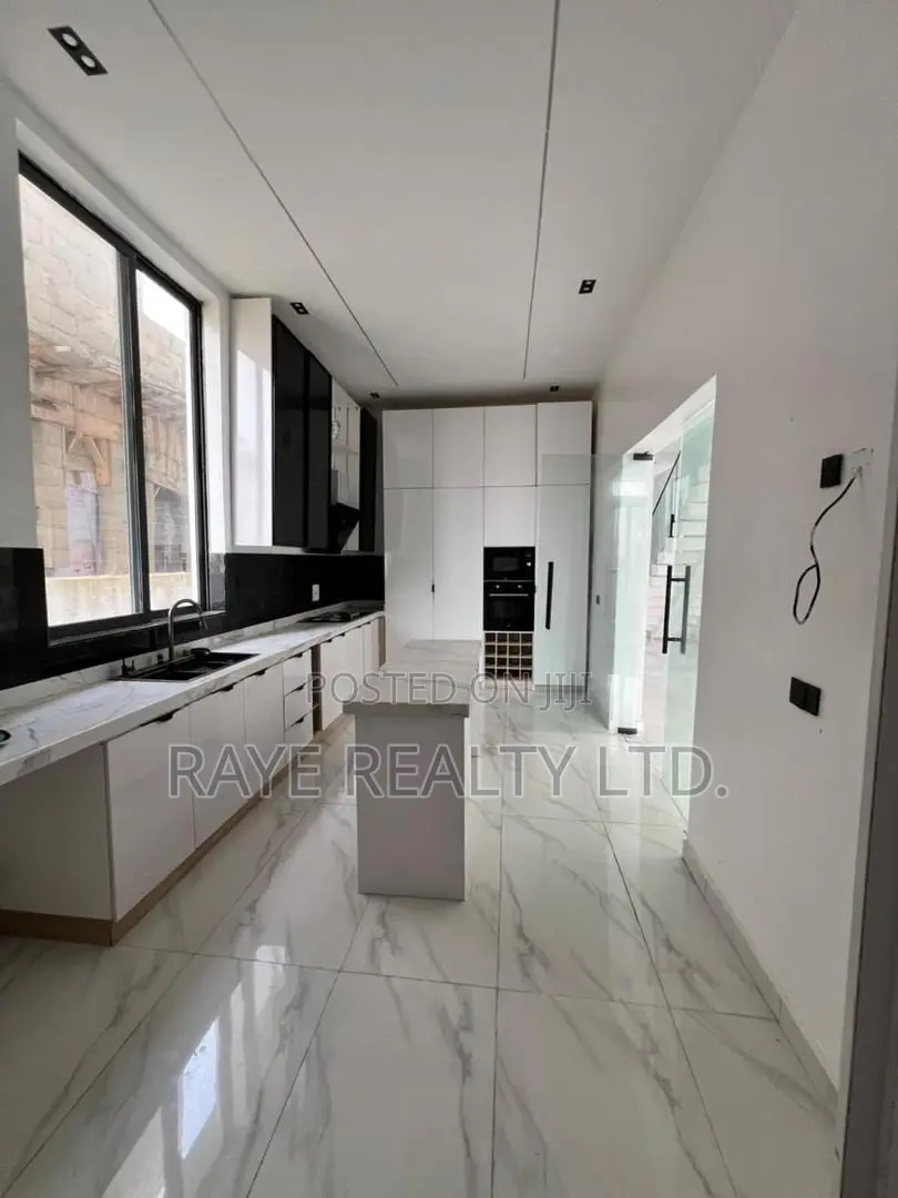 5bdrm Duplex in Ajah for sale