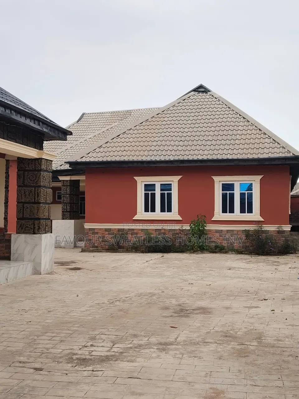 3bdrm Block of Flats in Makogi, Obafemi-Owode for sale