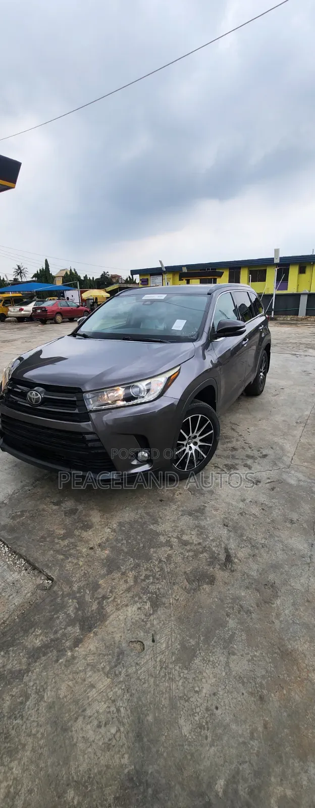 Toyota Highlander SE 4x2 V6 (3.5L 6cyl 8A) 2017 Brown