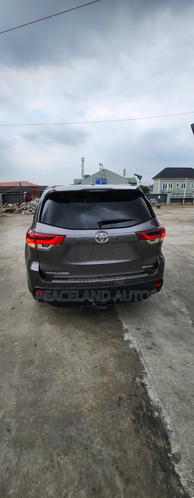 Toyota Highlander SE 4x2 V6 (3.5L 6cyl 8A) 2017 Brown
