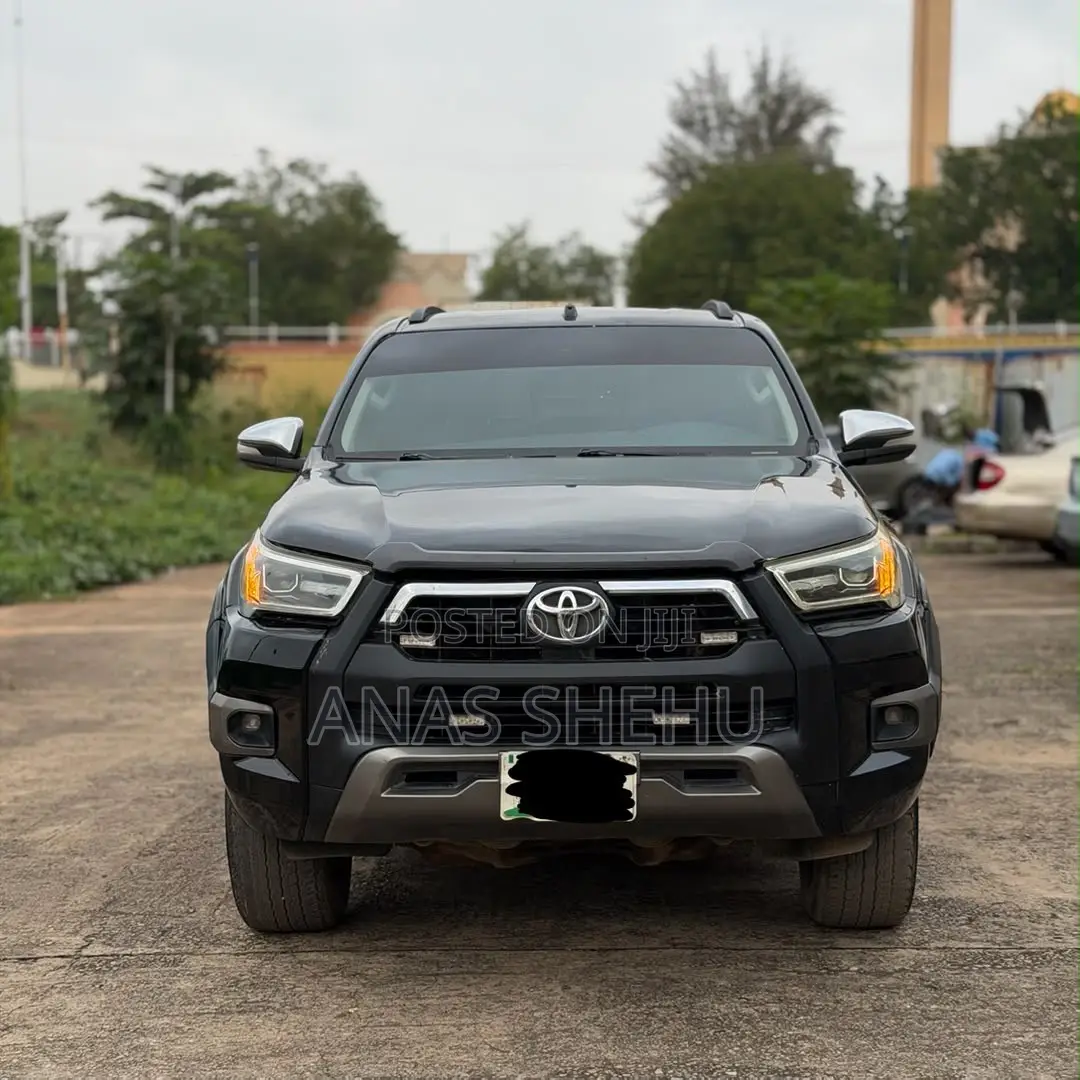 Toyota Hilux 2020 Black