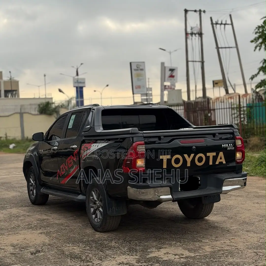 Toyota Hilux 2020 Black