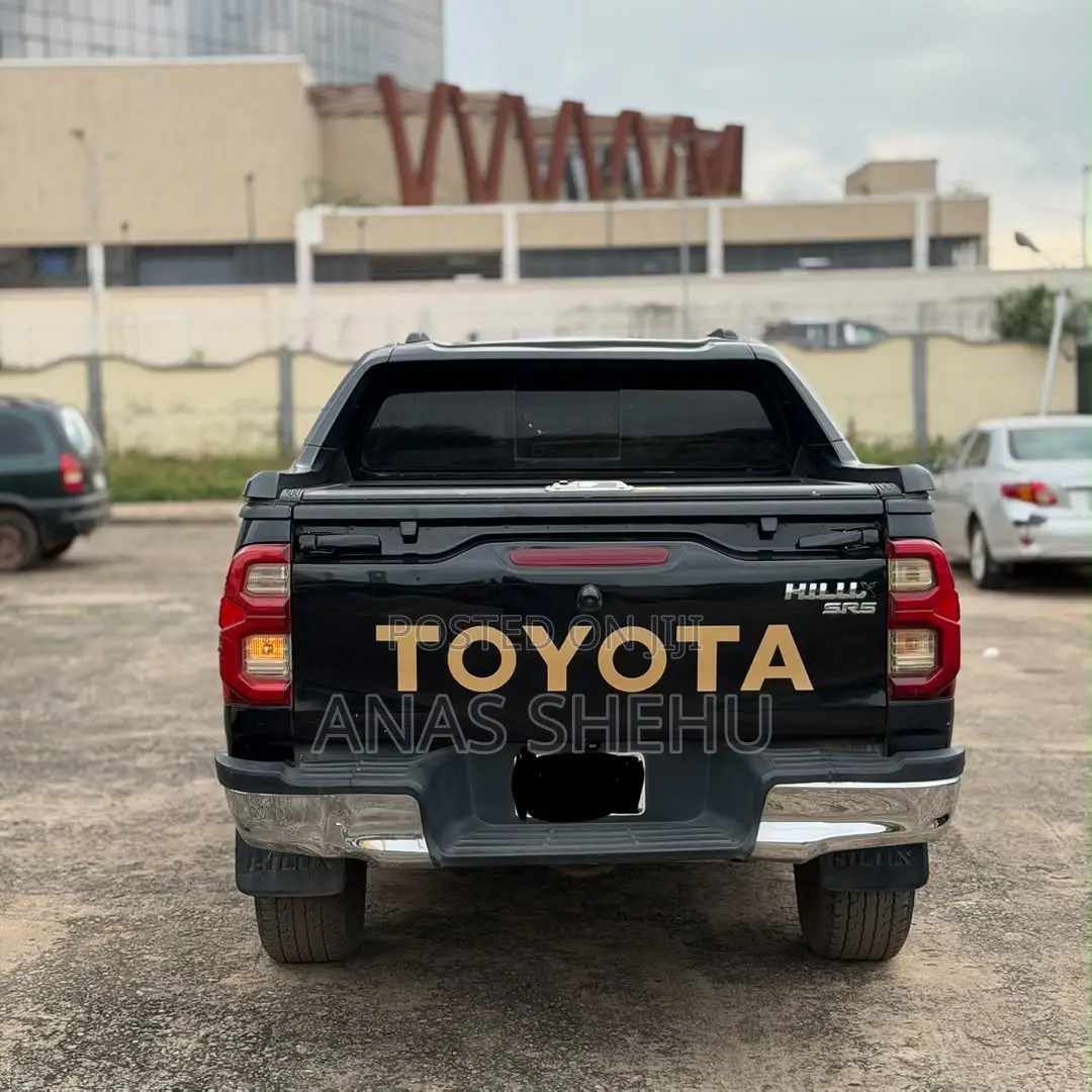 Toyota Hilux 2020 Black