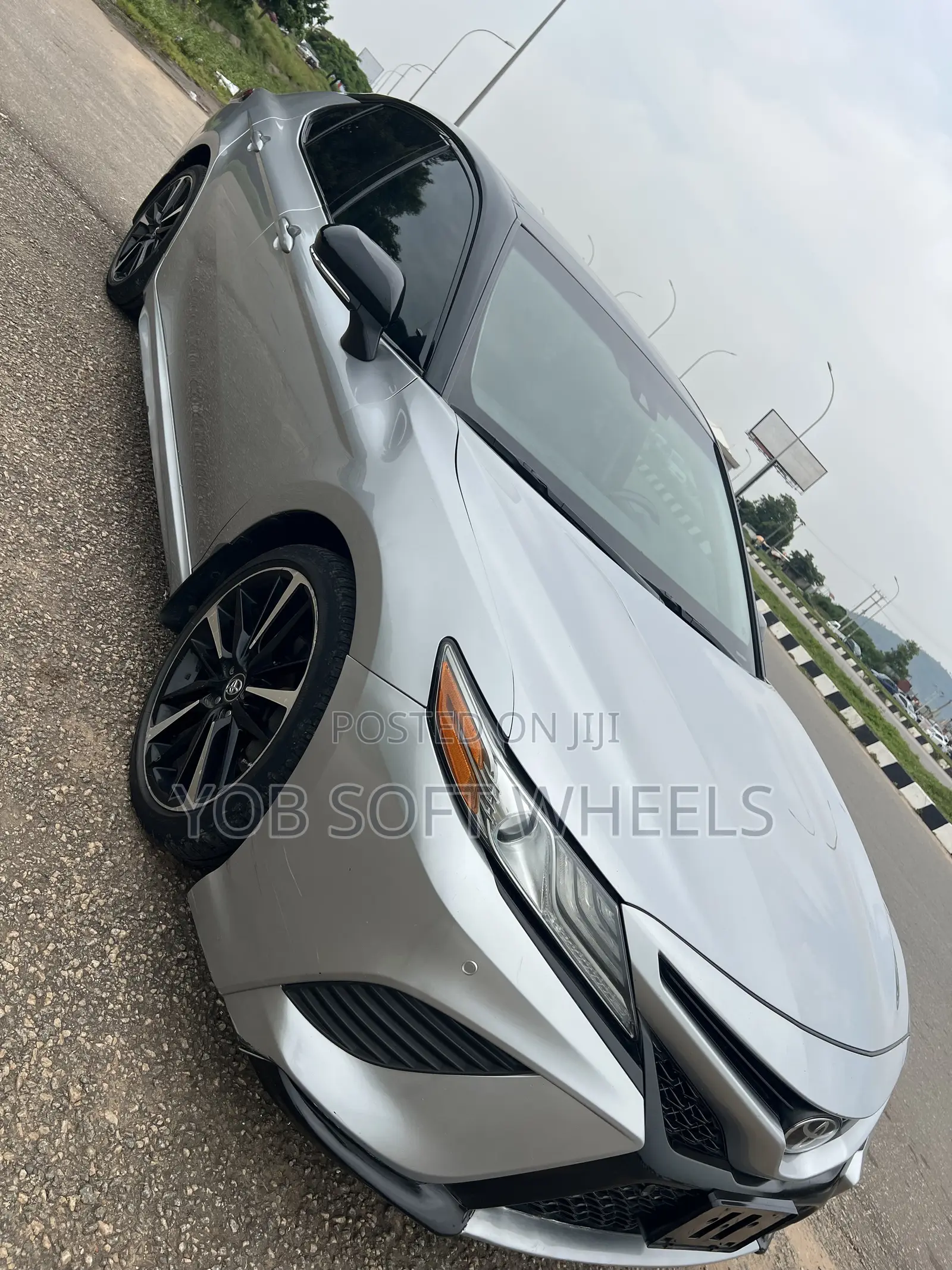 Toyota Camry XSE FWD (2.5L 4cyl 8AM) 2018 Off white