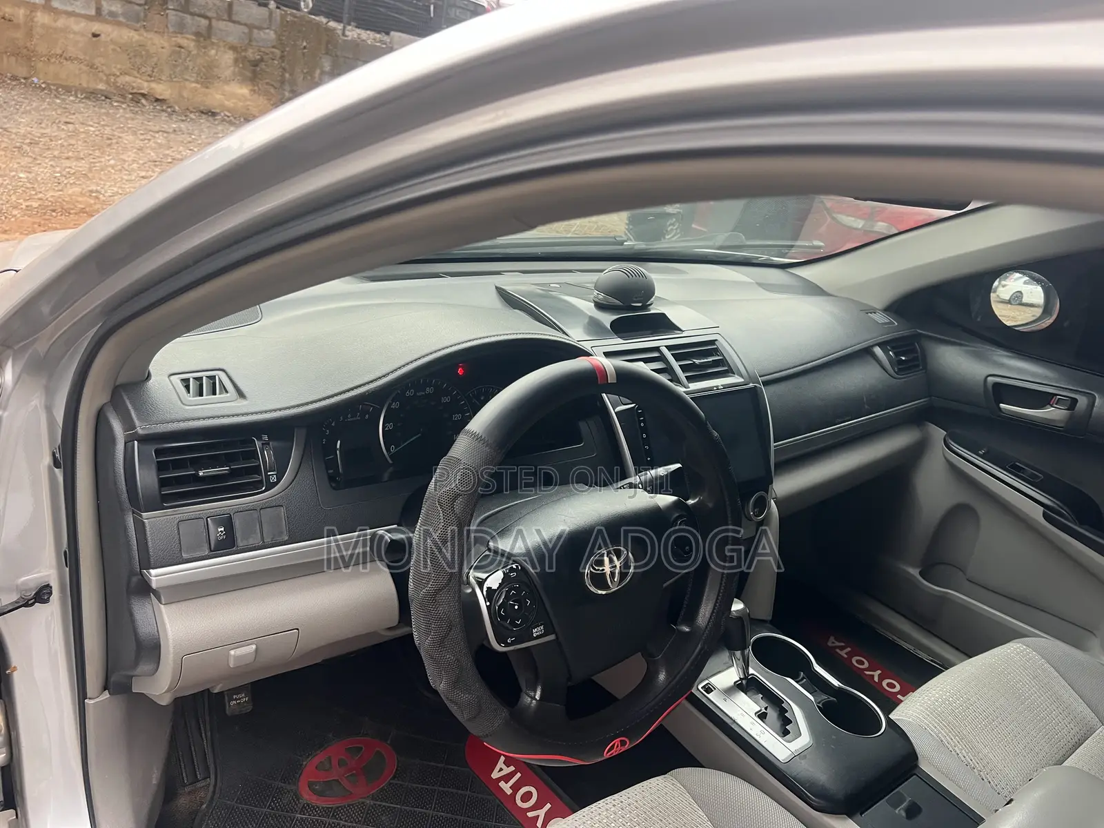 Toyota Camry LE 4dr Sedan (2.5L 4cyl 6A) 2013 Silver