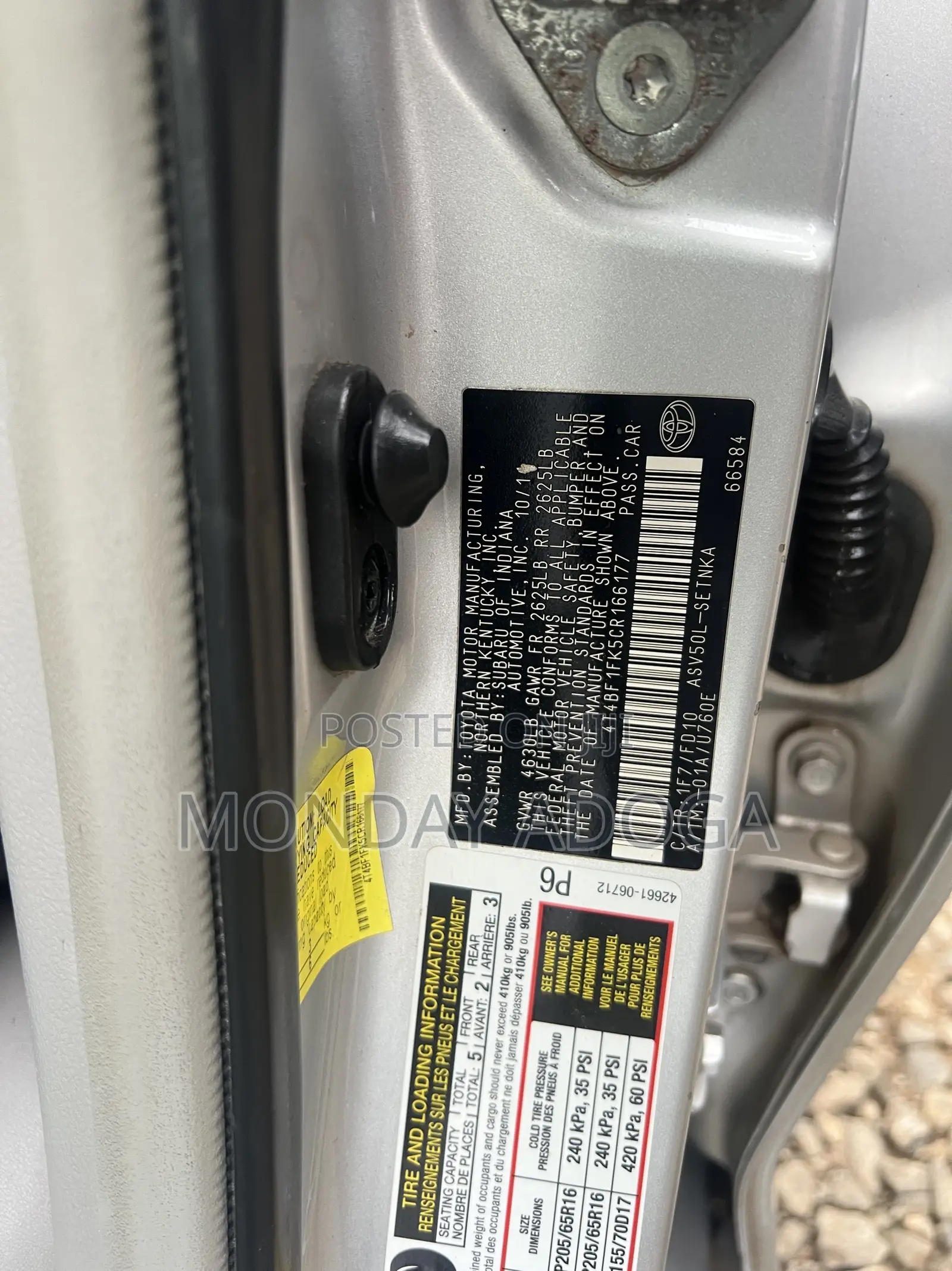 Toyota Camry LE 4dr Sedan (2.5L 4cyl 6A) 2013 Silver