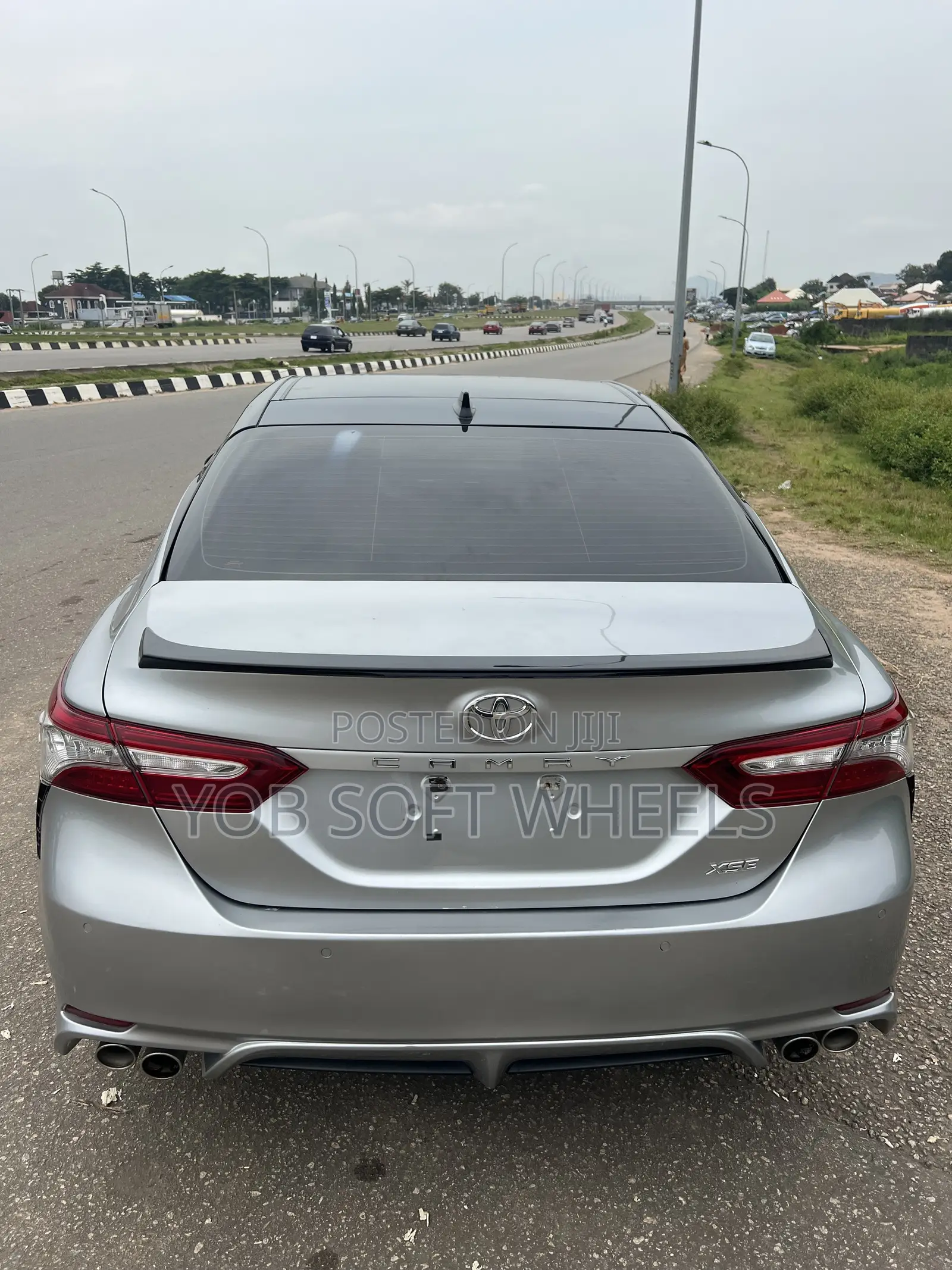 Toyota Camry XSE FWD (2.5L 4cyl 8AM) 2018 Off white