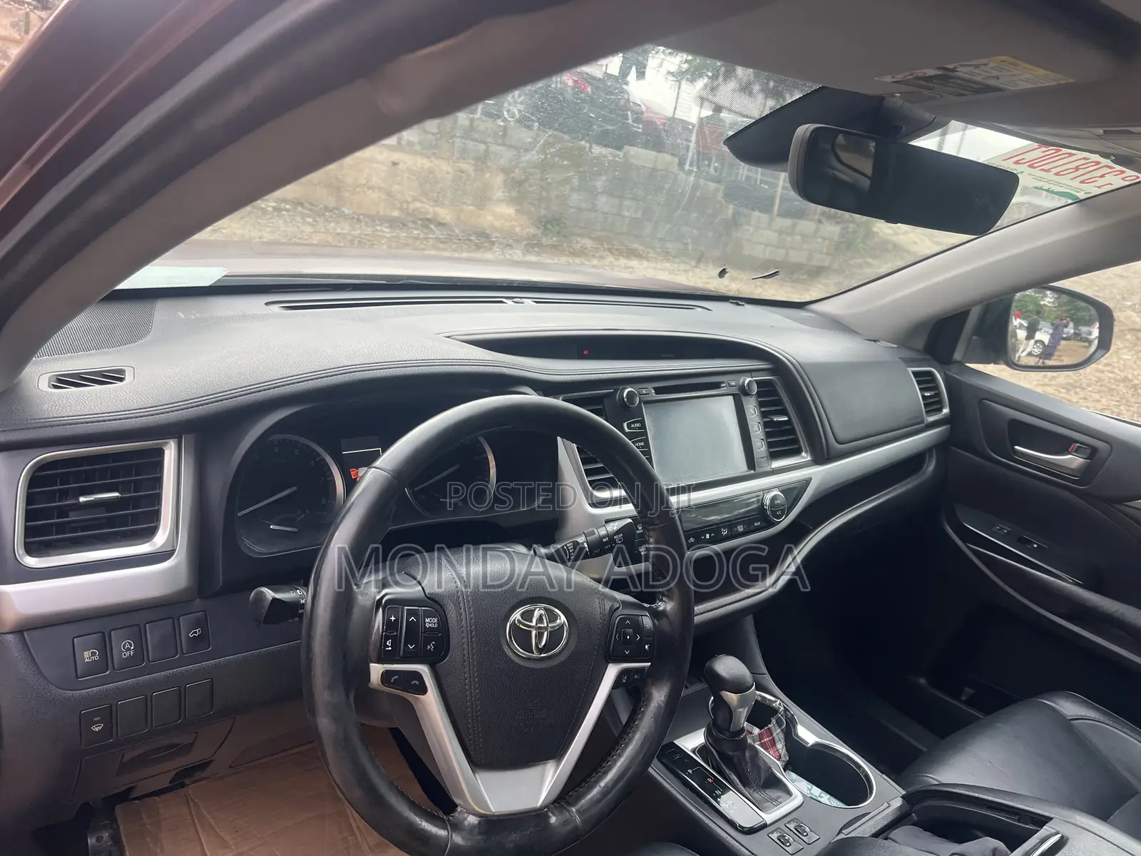 Toyota Highlander LE 4x2 V6 (3.5L 6cyl 8A) 2017 Red