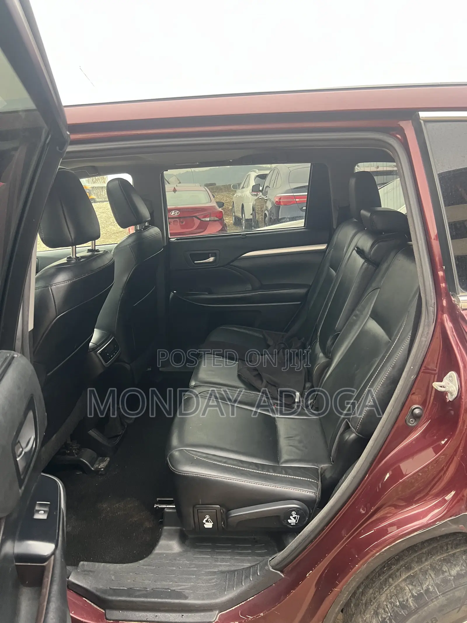 Toyota Highlander LE 4x2 V6 (3.5L 6cyl 8A) 2017 Red