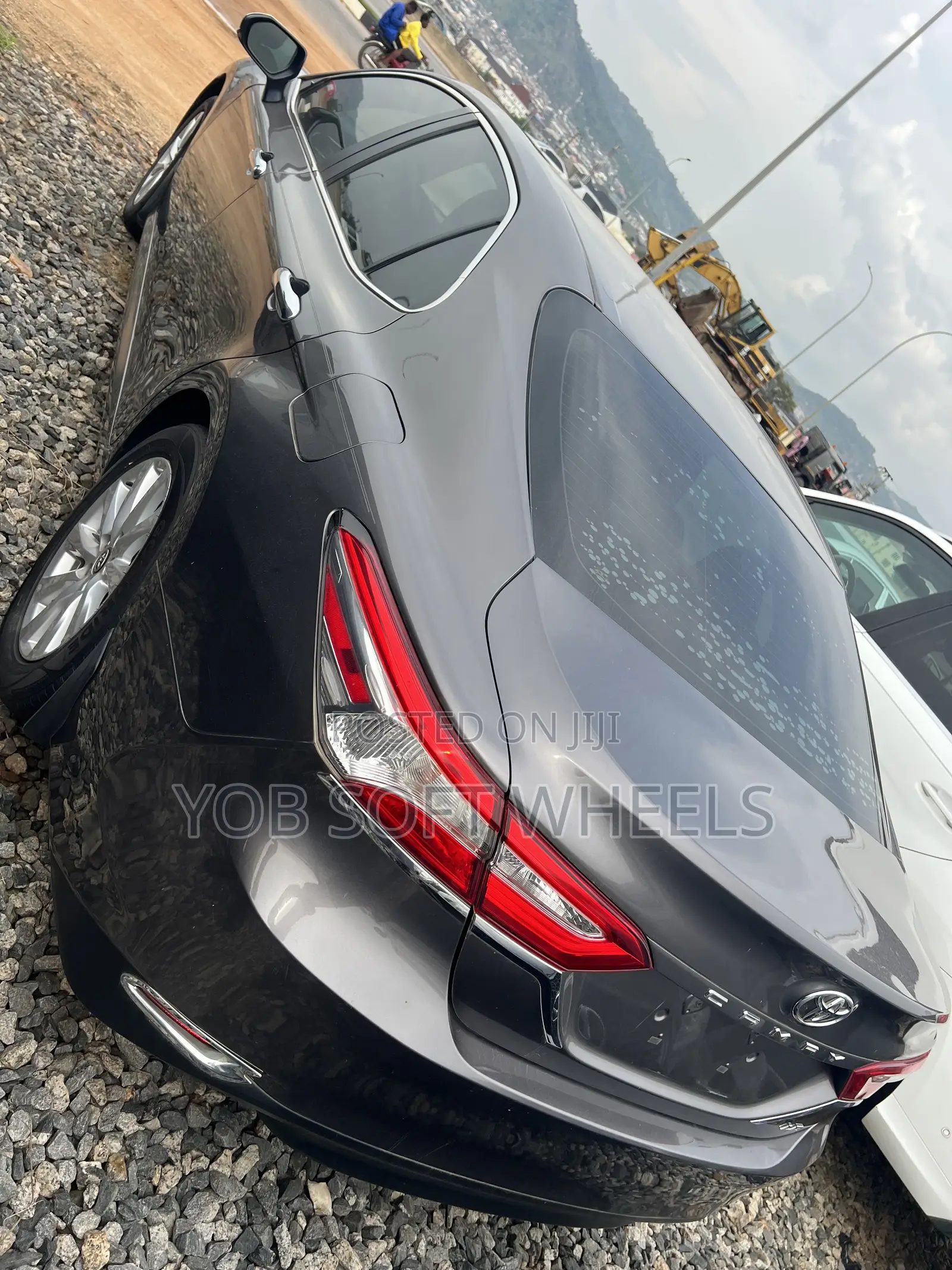 Toyota Camry LE FWD (2.5L 4cyl 8AM) 2018 Gray