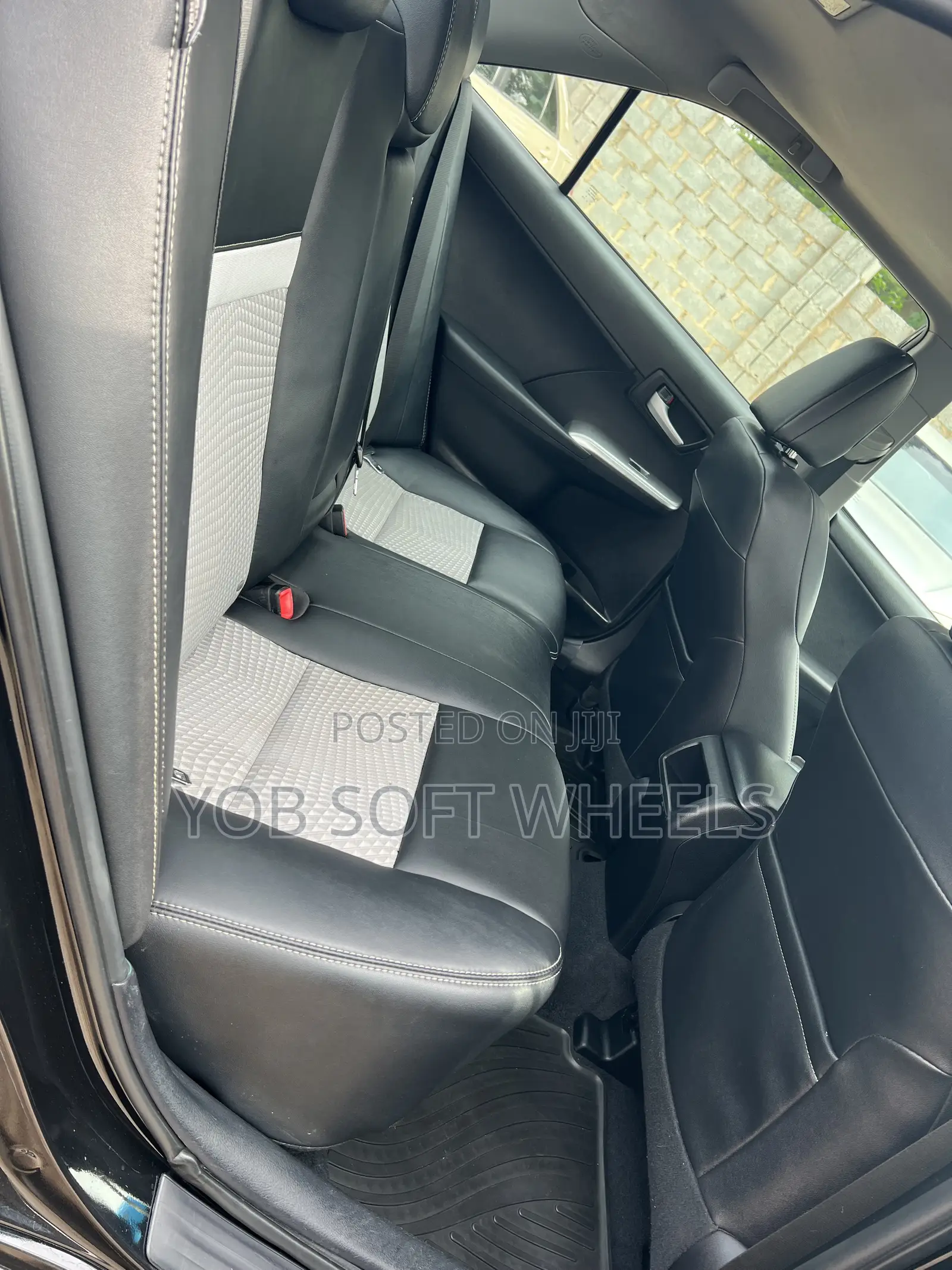 Toyota Camry SE 4dr Sedan (2.5L 4cyl 6A) 2012 Black