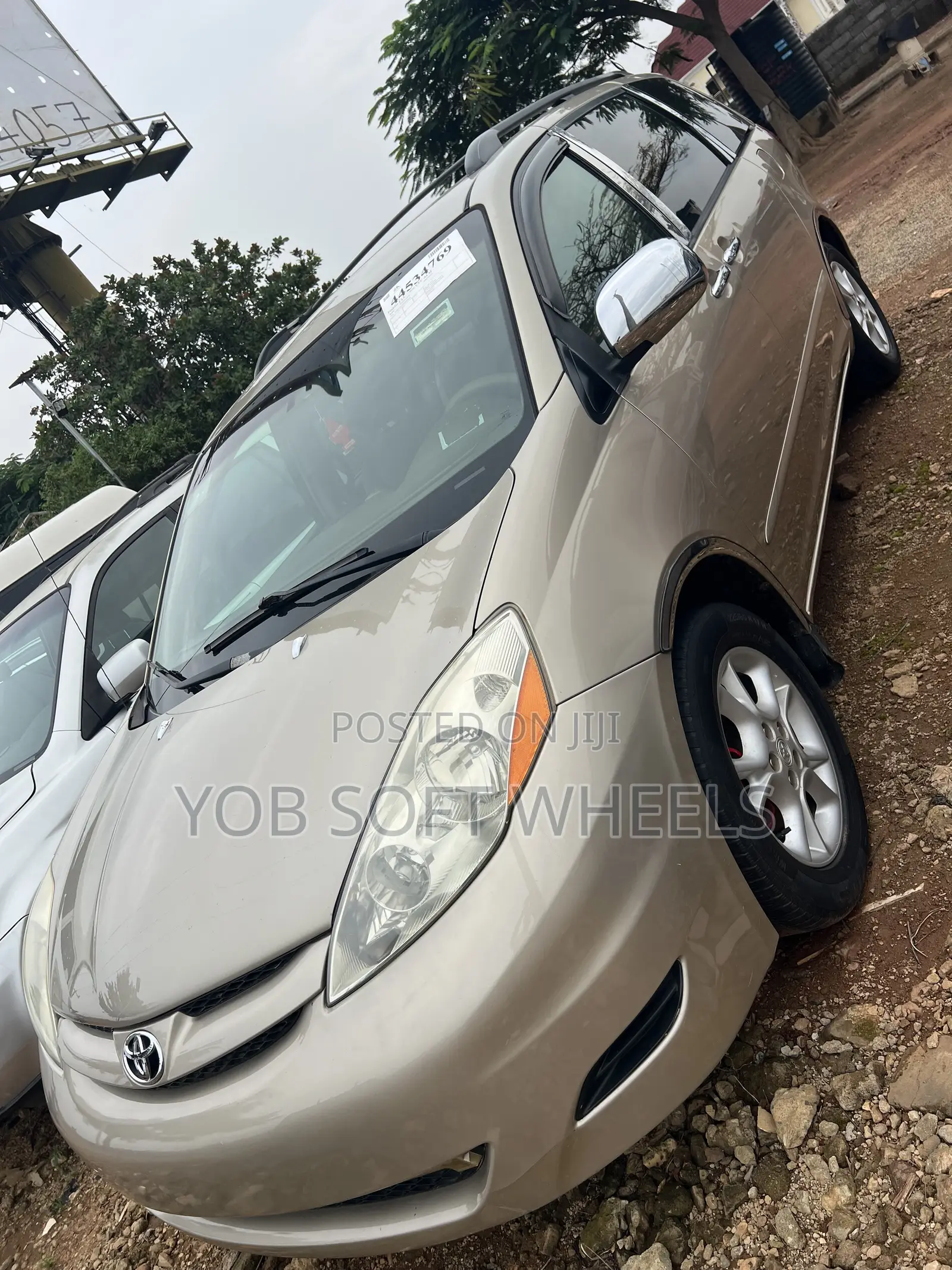Toyota Sienna LE FWD 2006 Gold