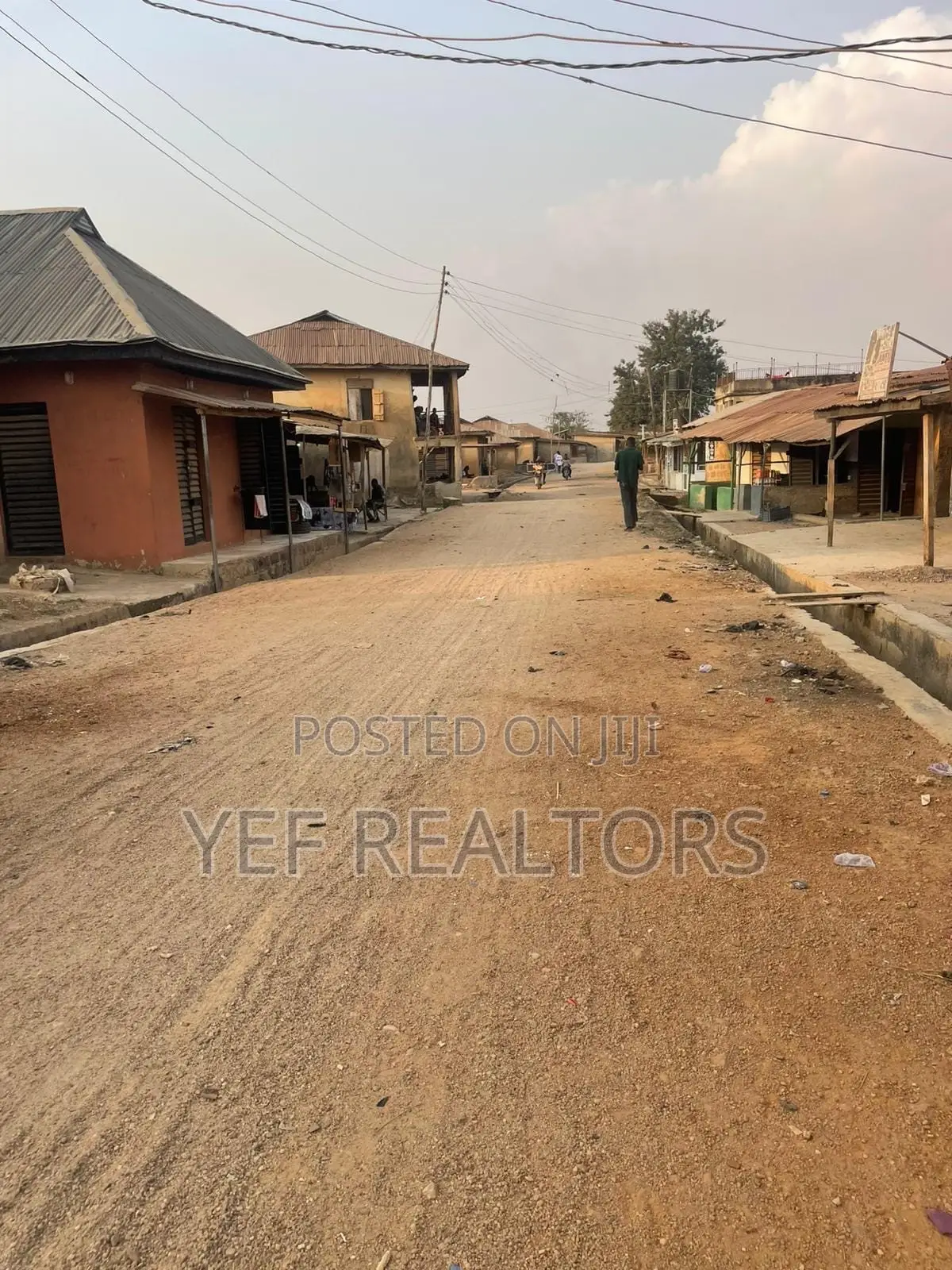 17 Units of Room & Parlour, 2-Bed & 11 Single Rooms for Sale in Ede