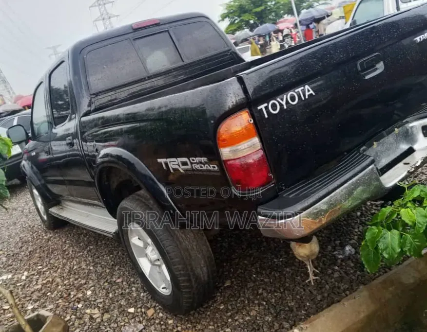 Toyota Tacoma 2004 Black