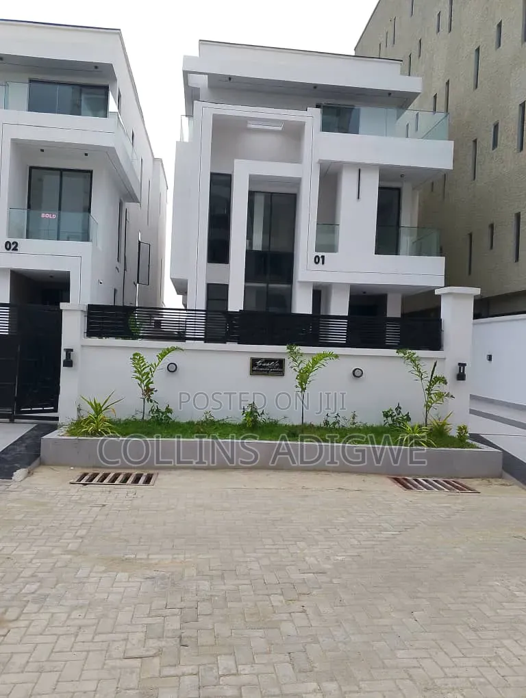 5bdrm Duplex in Lekki Phase 1 for sale