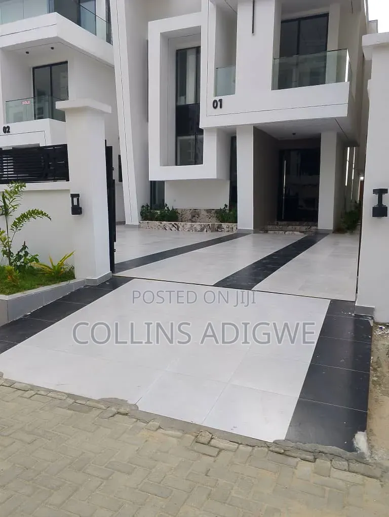 5bdrm Duplex in Lekki Phase 1 for sale