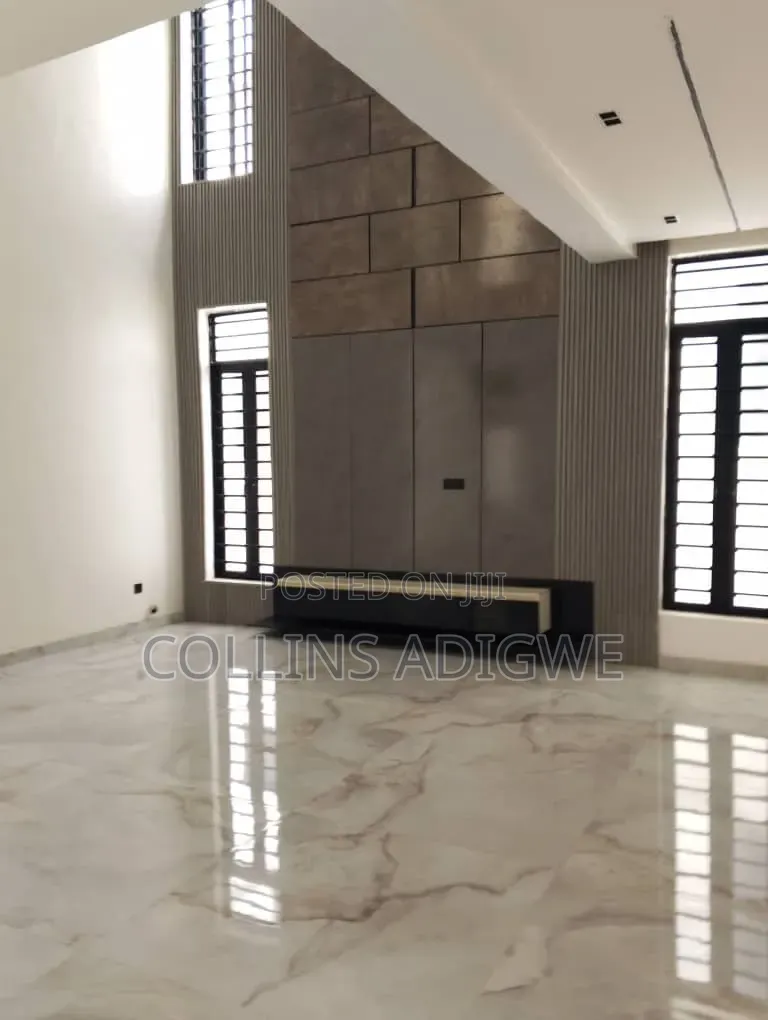 5bdrm Duplex in Lekki Phase 1 for sale
