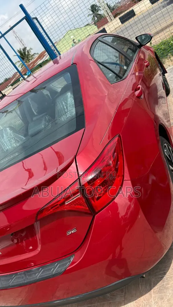 Toyota Corolla SE (1.8L 4cyl 2A) 2018 Red