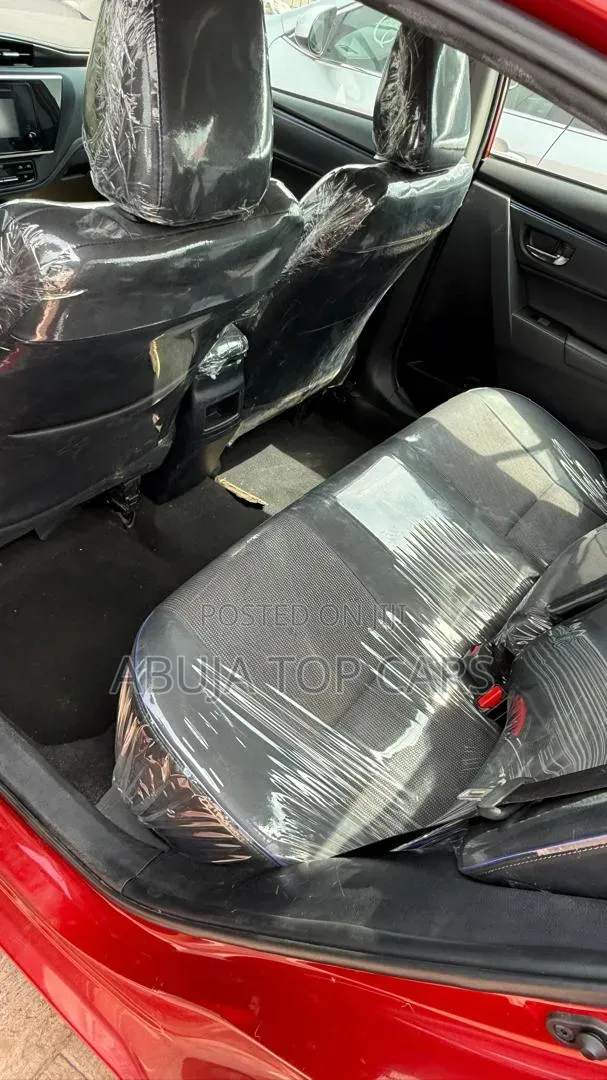 Toyota Corolla SE (1.8L 4cyl 2A) 2018 Red