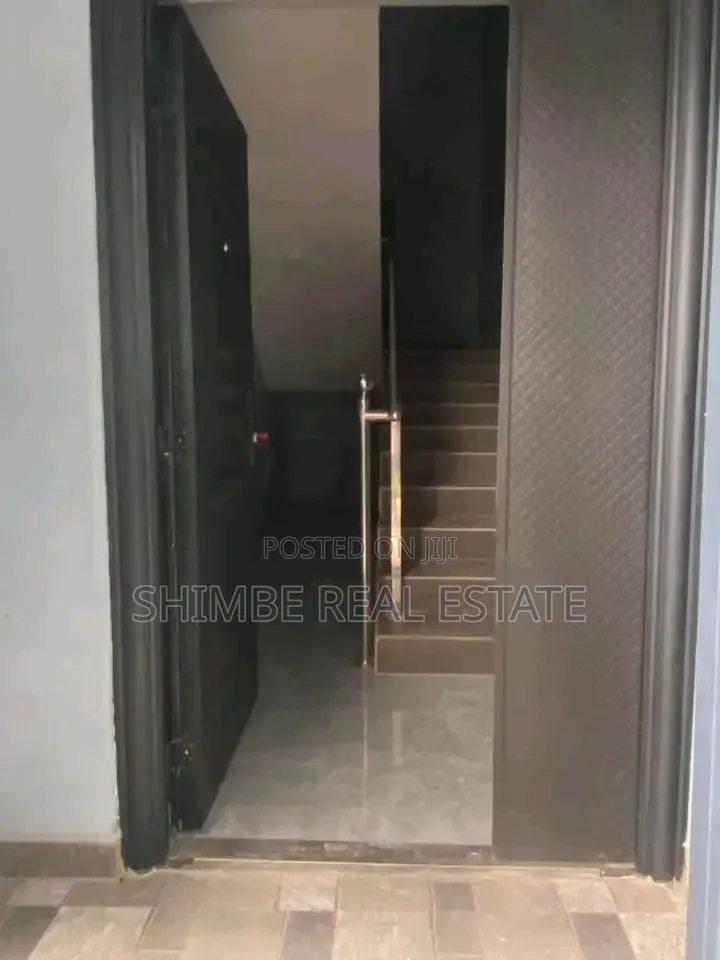 12bdrm Block of Flats in Uye Estate, Uyo for rent