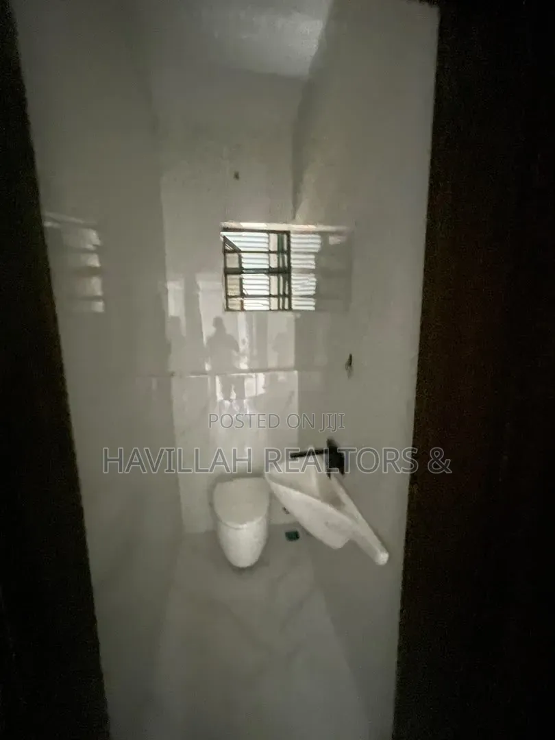 2bdrm Apartment in GRA Phase 2 Shangisha for sale