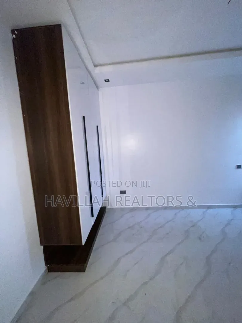 2bdrm Apartment in GRA Phase 2 Shangisha for sale