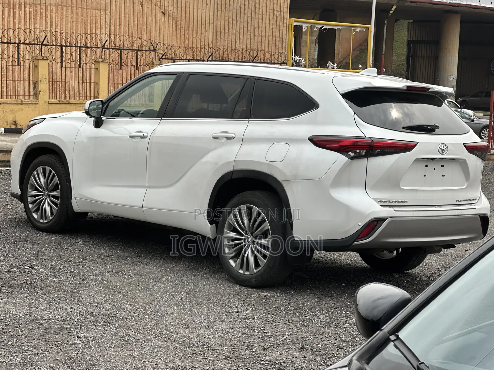 Toyota Highlander Platinum AWD 2023 White