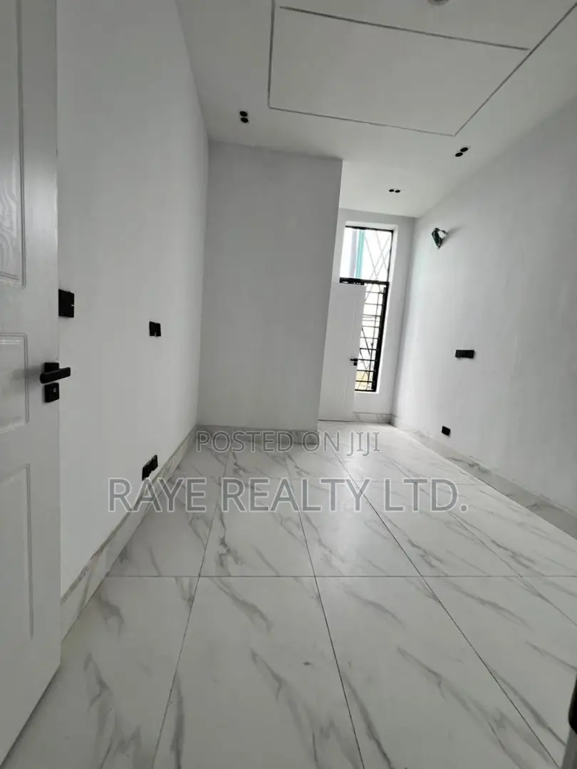 4bdrm Duplex in Ajah for sale