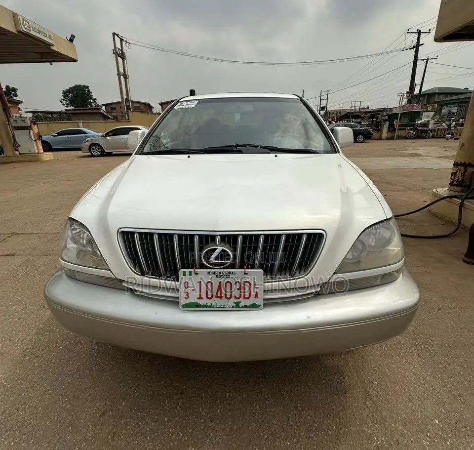 Lexus RX 2001 White