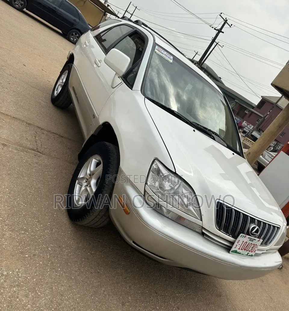 Lexus RX 2001 White