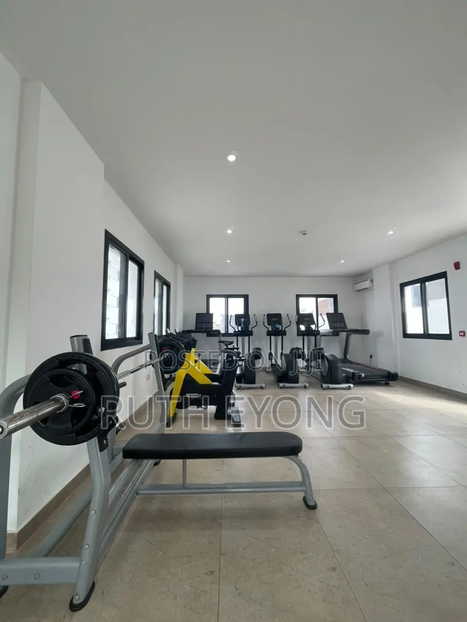 4bdrm House in Banana Island for rent