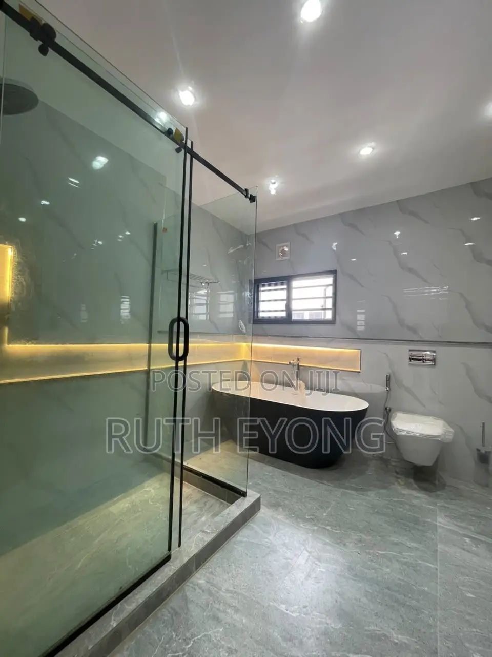 4bdrm House in Banana Island for rent