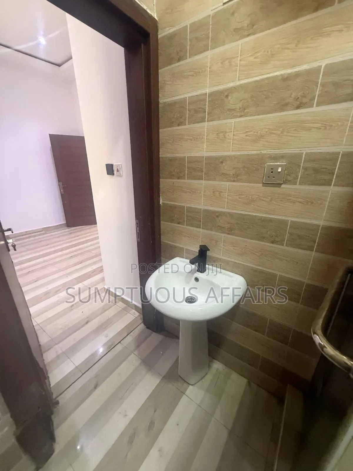 1bdrm Shared Apartment in Osapa London for rent