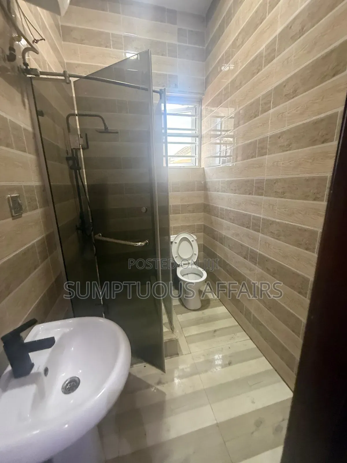 1bdrm Shared Apartment in Osapa London for rent