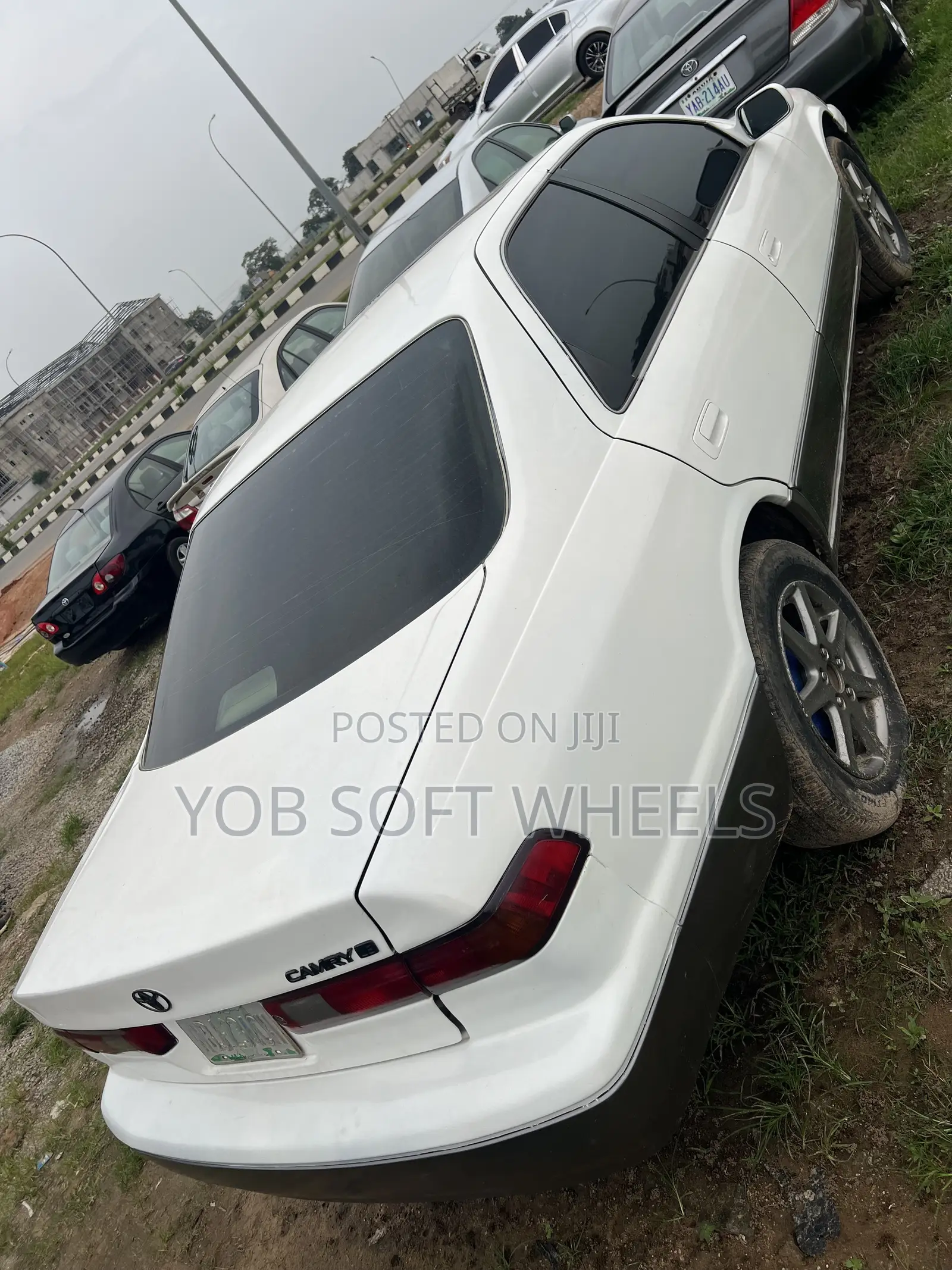 Toyota Camry LE 4dr Sedan (2.2L 4cyl 4A) 2000 White