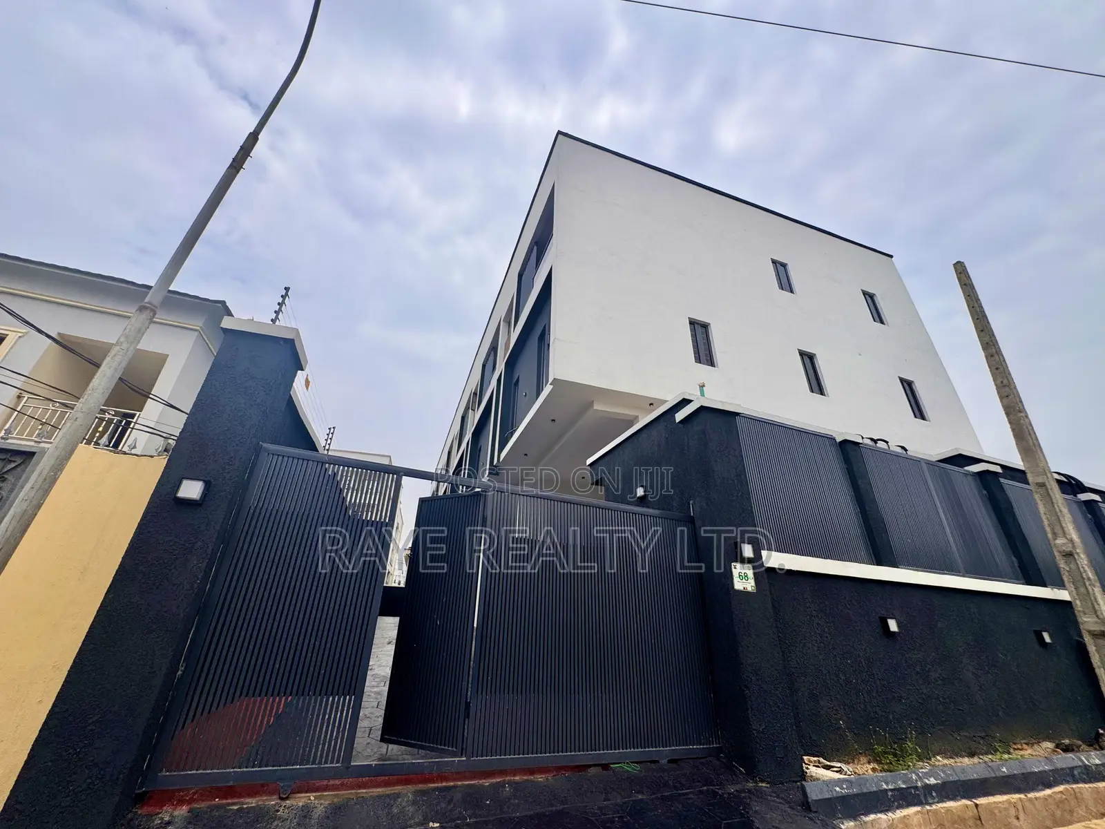 4bdrm Duplex in Onigbongbo for sale